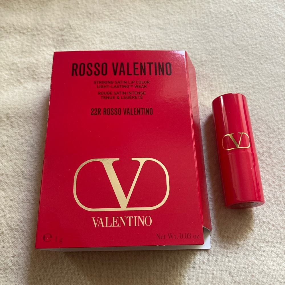 Rosso Valentino Red Lipstick Deluxe Sample Mini Shade 22R in Satin - Picture 2 of 13